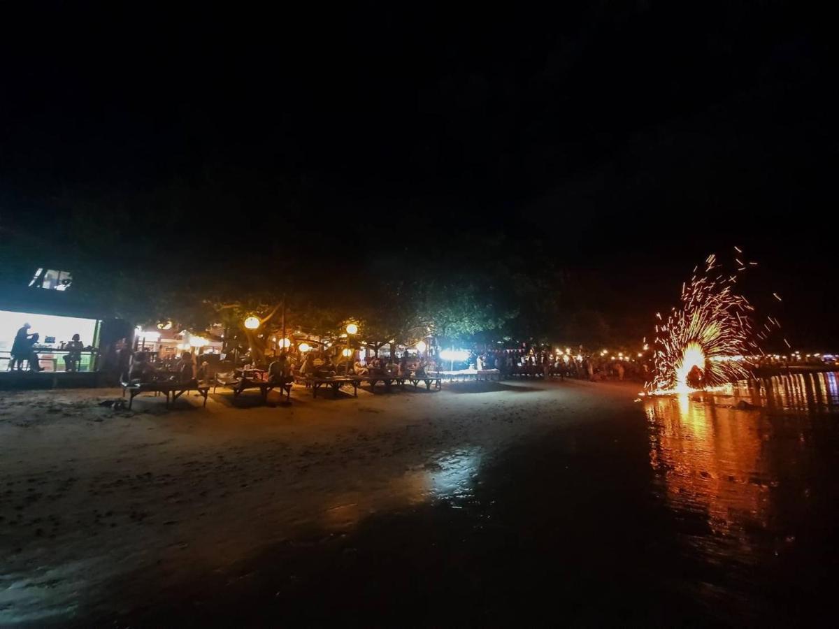 Tom Pizza Resort Koh Samet Buitenkant foto